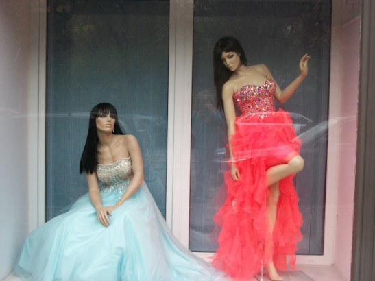 manequins, prague, women in prague